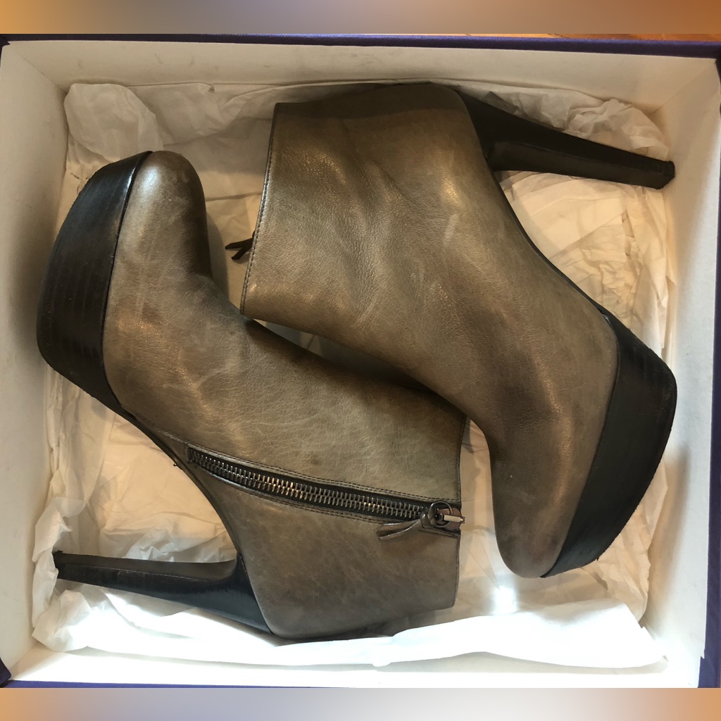 Stuart Weitzman Women’s Wantit Bootie, Fumo Vecchio Nappa, 6.5m Us
